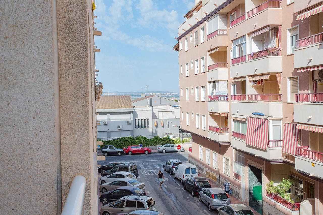 096 Pleasant Place Luis - Alicante Holiday Torrevieja Exteriör bild